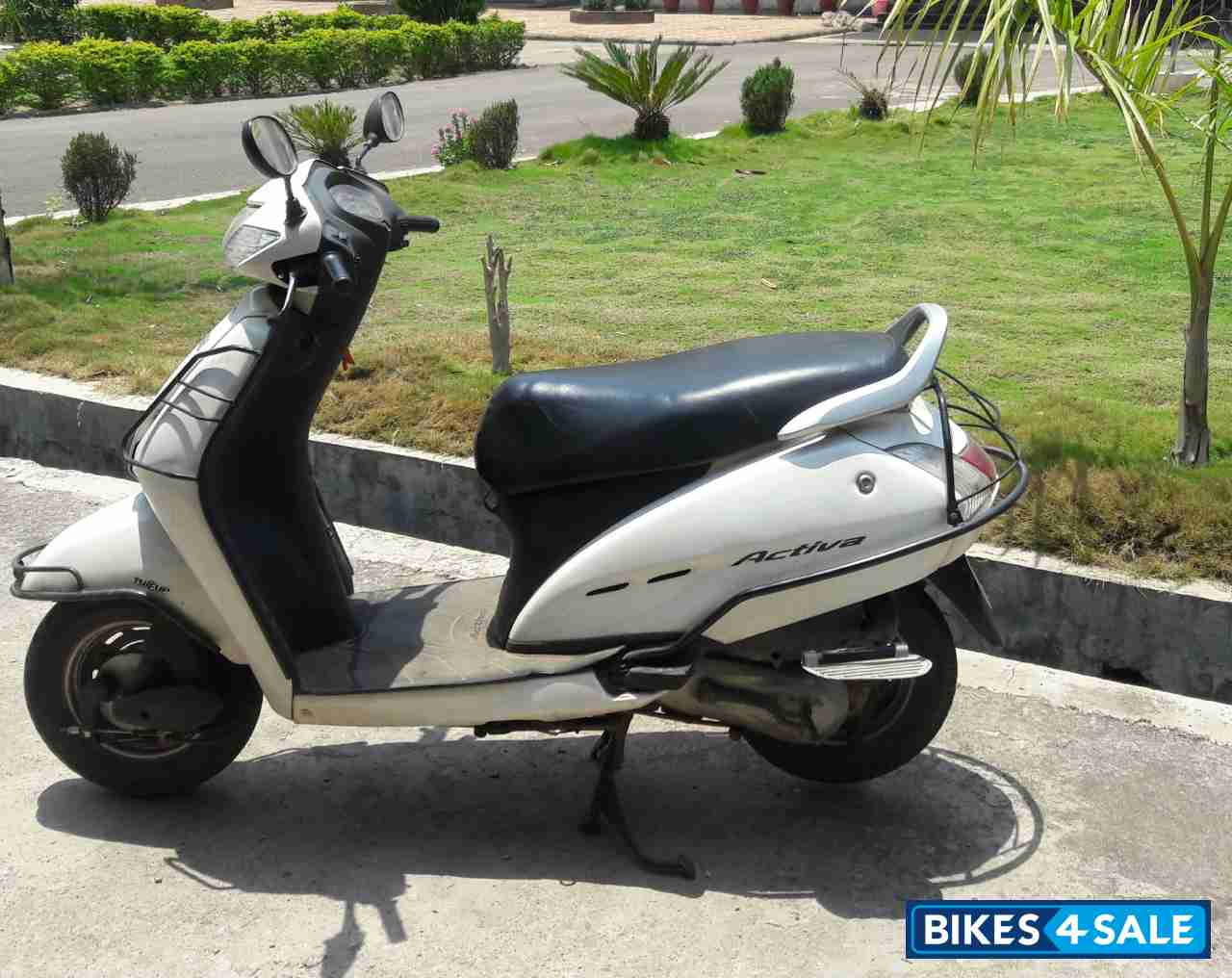 White Honda Activa