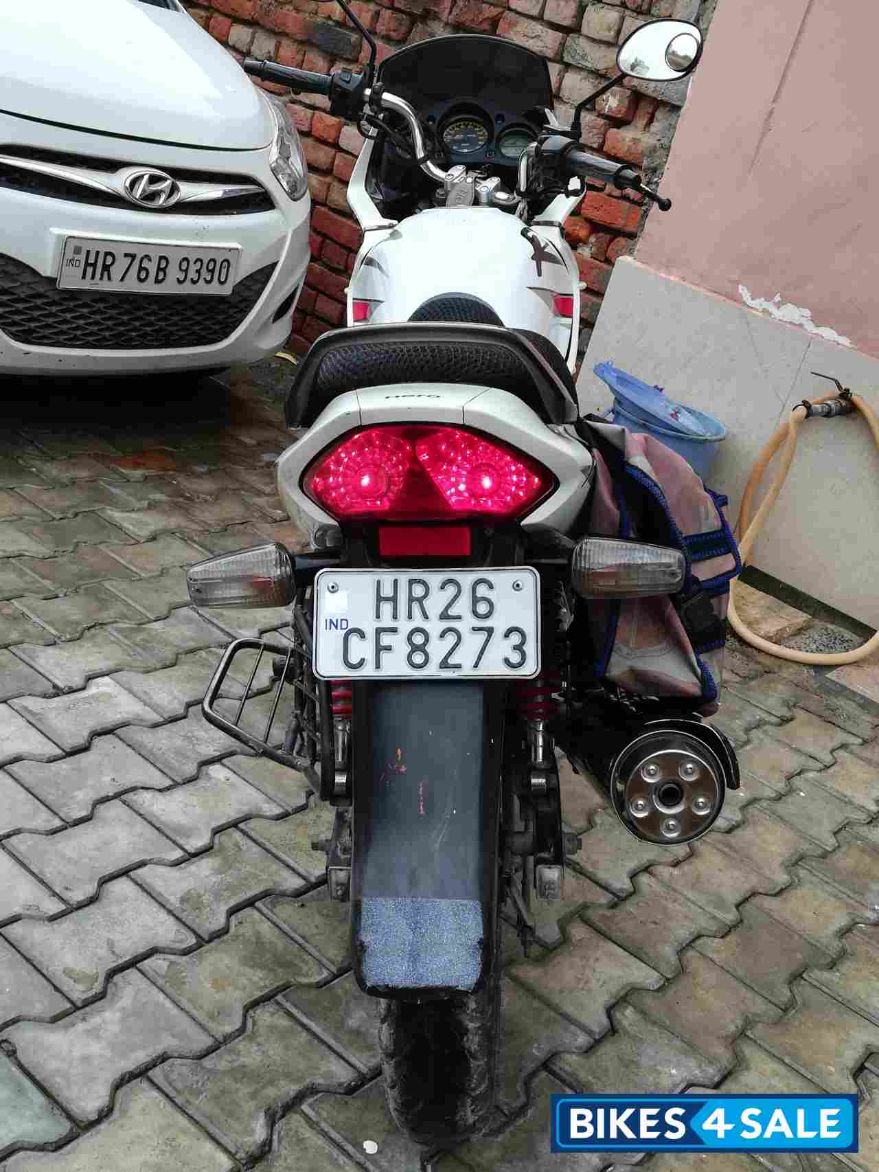 White Hero Karizma R