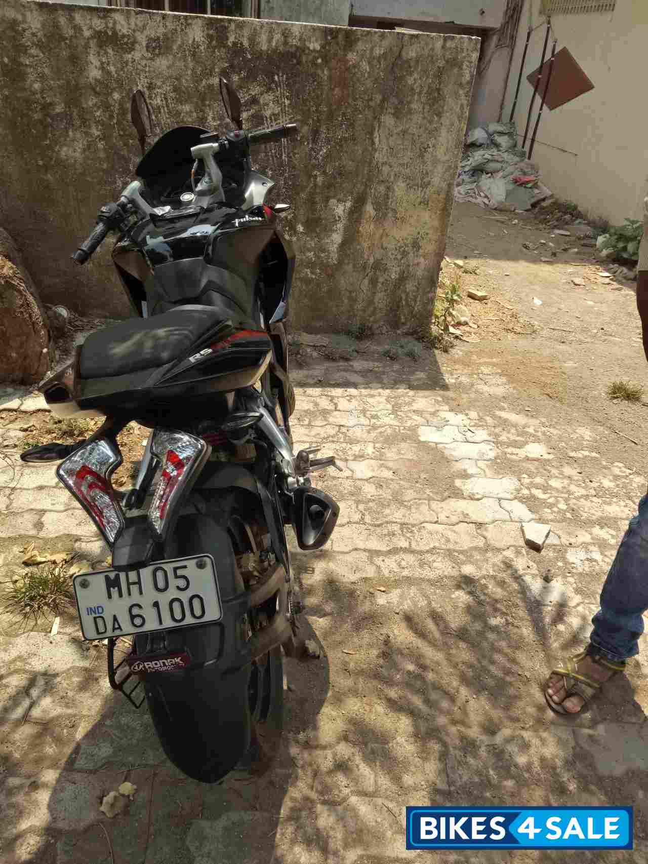 Demon Black Bajaj Pulsar RS 200