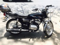 Black Yamaha RX 135