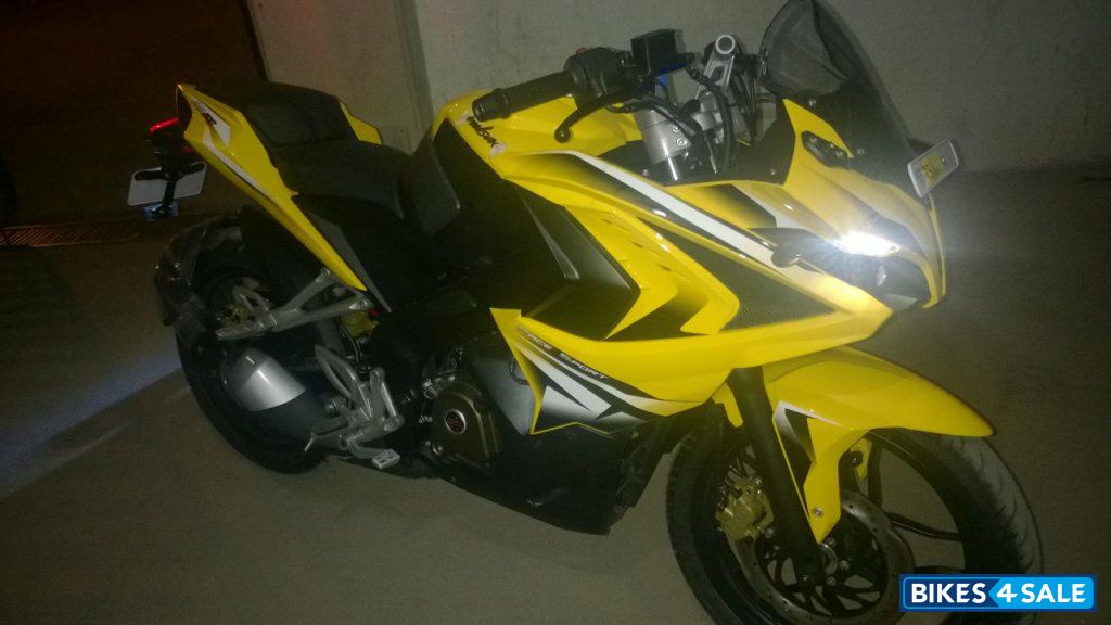 Yellow Bajaj Pulsar RS 200