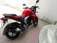 Red Yamaha FZ FI V2