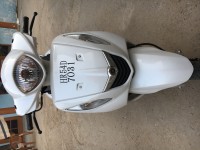 White Yamaha Fascino