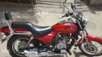 Red Bajaj Avenger 220 DTS-i