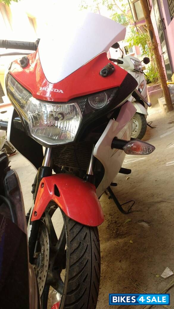 Red Honda CBR 150R