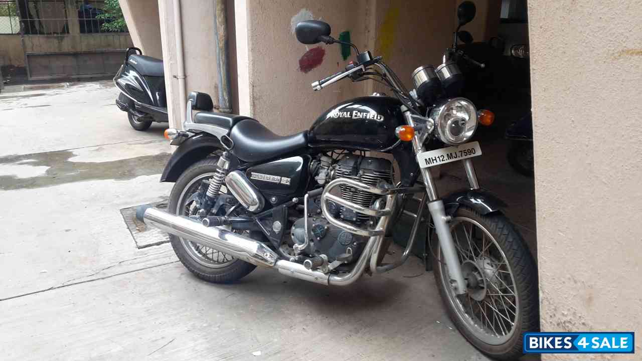 Black Royal Enfield Thunderbird TwinSpark 350 Black Royal Enfield Thunderbird TwinSpark 350