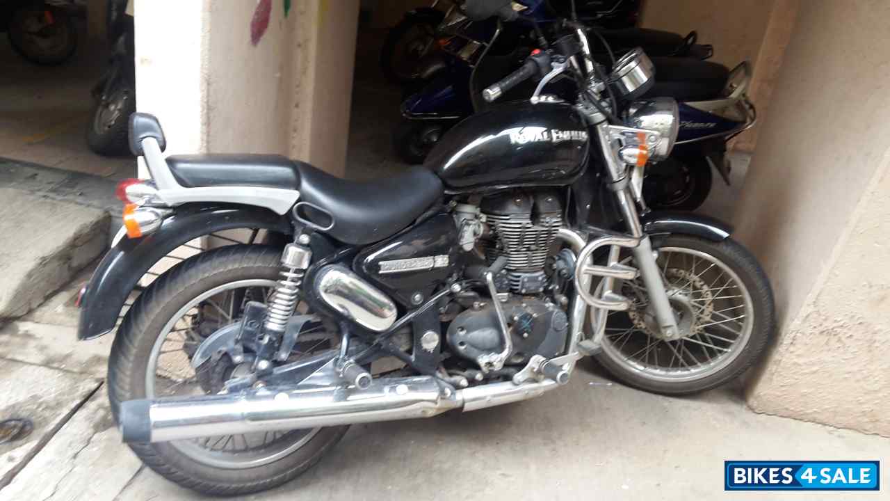 Black Royal Enfield Thunderbird TwinSpark 350 Black Royal Enfield Thunderbird TwinSpark 350