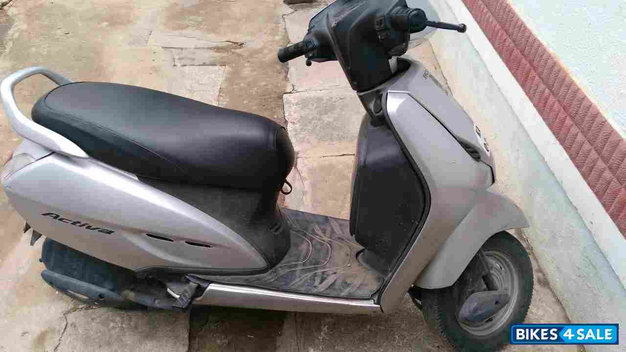 Silver Honda Activa