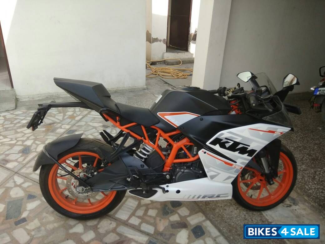 K White KTM RC 390