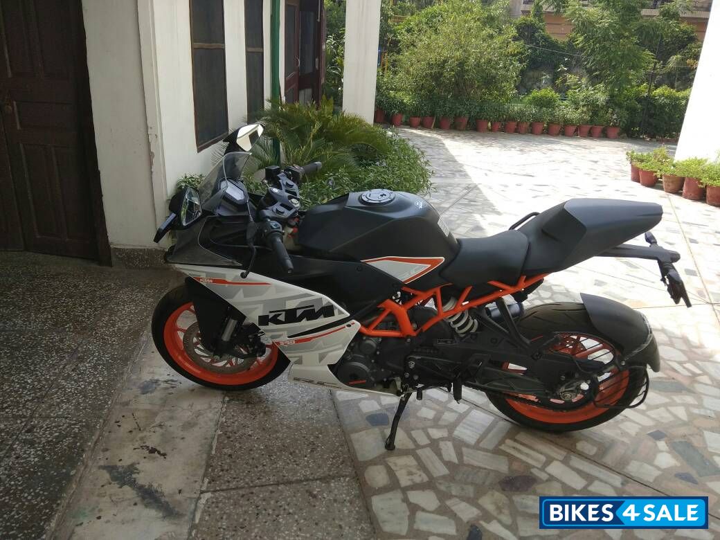 K White KTM RC 390