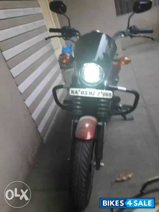 Red Harley Davidson Street 750