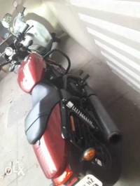 Red Harley Davidson Street 750