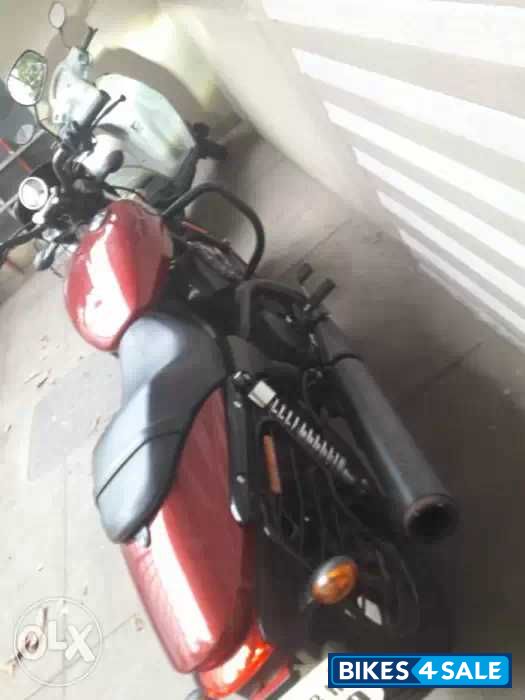 Red Harley Davidson Street 750