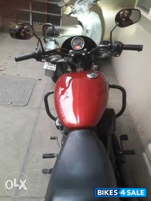Red Harley Davidson Street 750