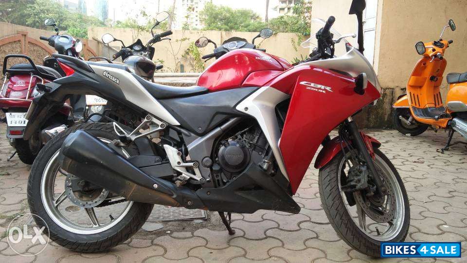 Red Honda CBR 250R