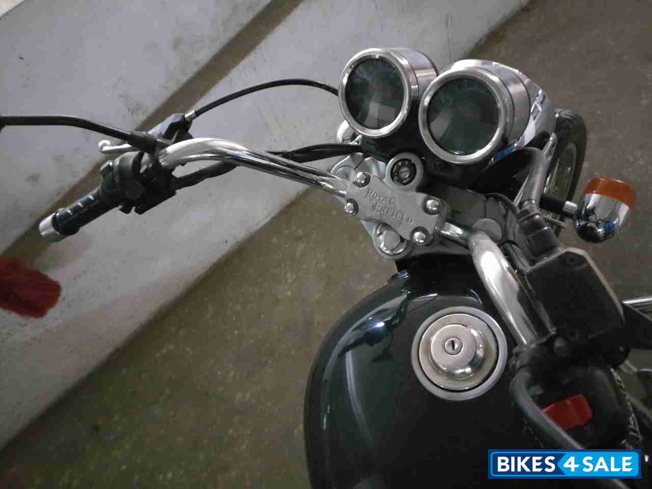 Black Royal Enfield Thunderbird TwinSpark 350