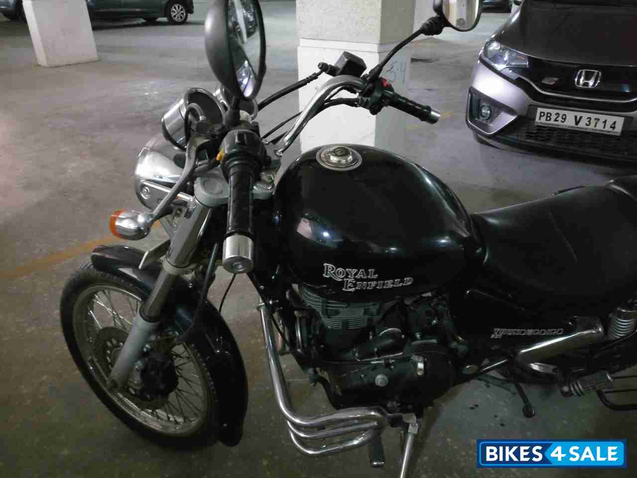 Black Royal Enfield Thunderbird TwinSpark 350
