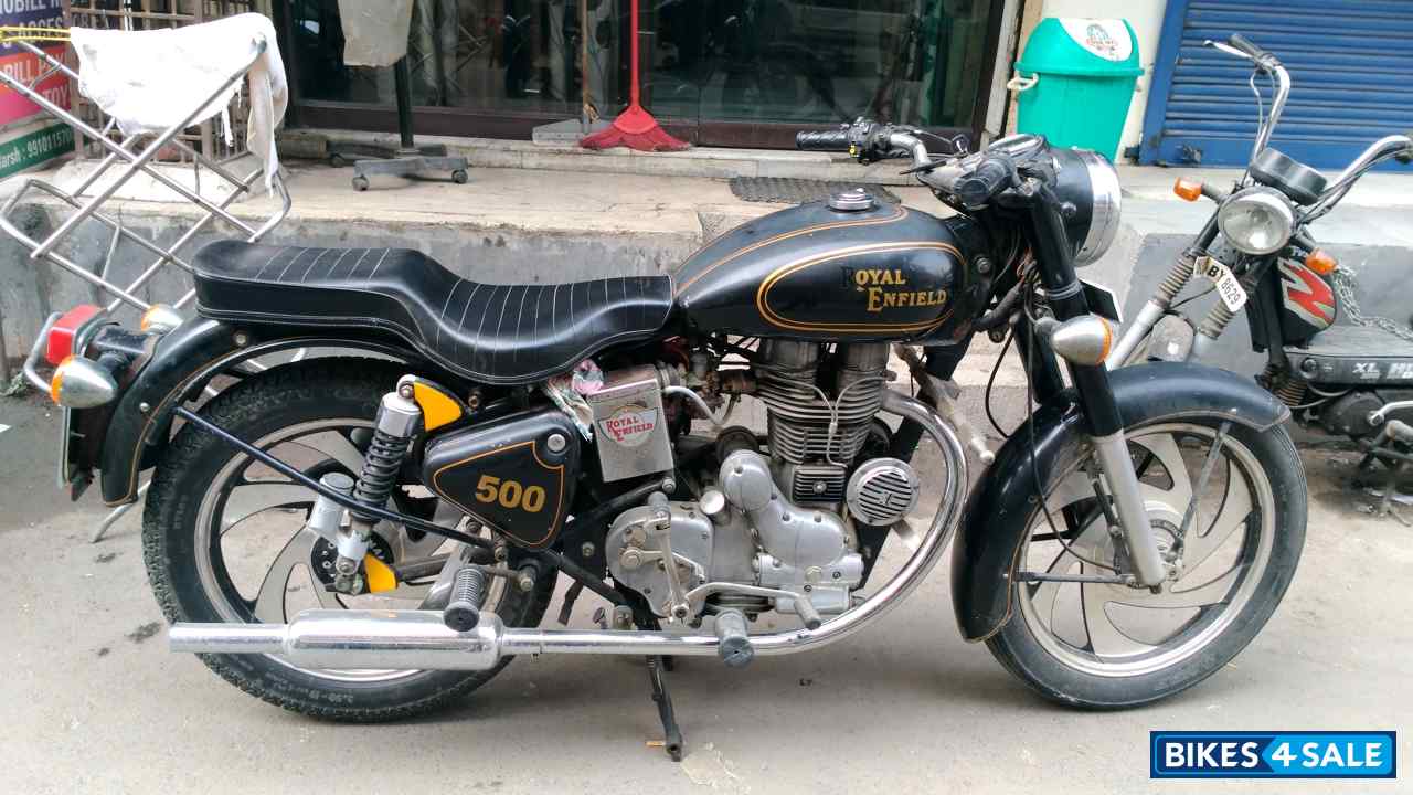Black Royal Enfield Bullet Standard 350 Black Royal Enfield Bullet Standard 350