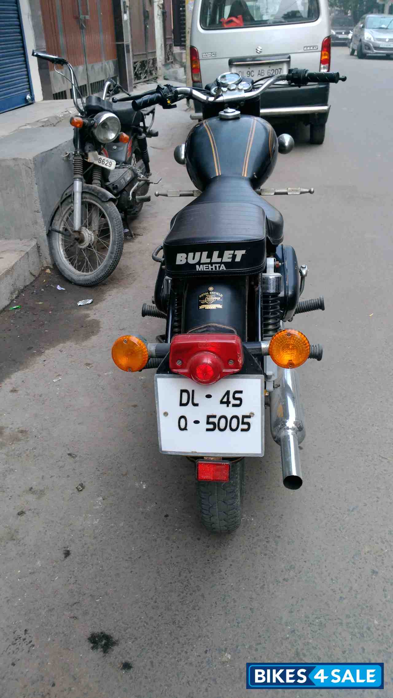 Black Royal Enfield Bullet Standard 350 Black Royal Enfield Bullet Standard 350