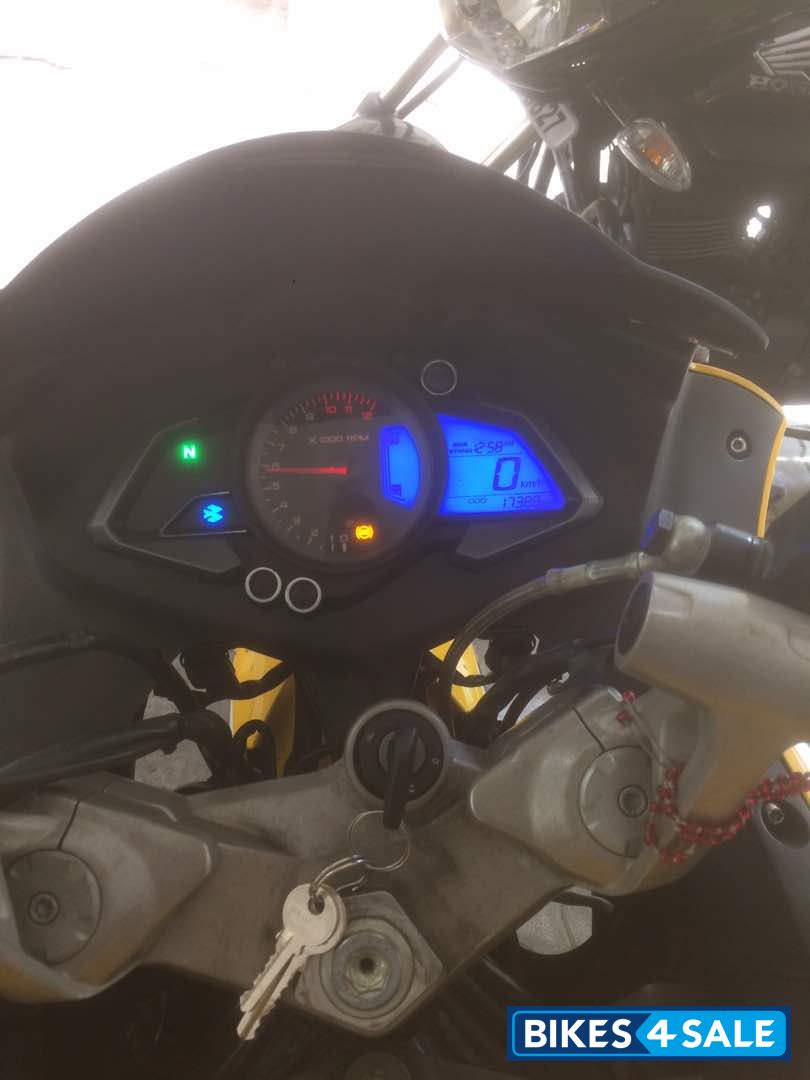 Yellow Bajaj Pulsar RS 200