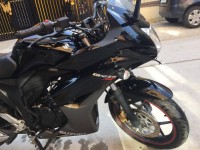 Black Suzuki Gixxer SF