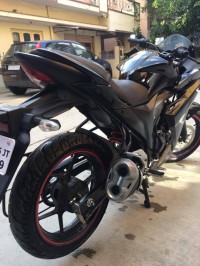 Black Suzuki Gixxer SF