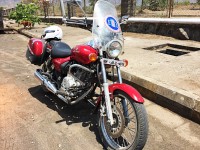 Red Bajaj Avenger 220 DTS-i