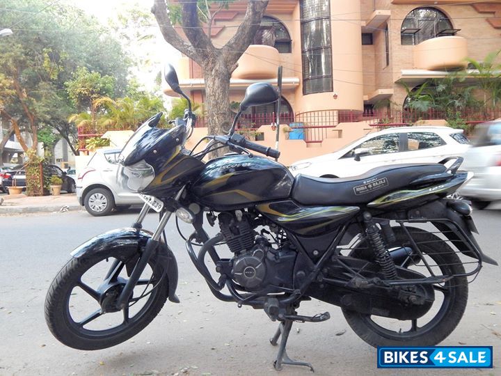 Green Bajaj Discover 125