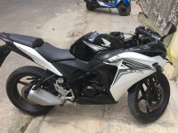Black Honda CBR 150R