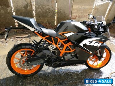 Black And Orange KTM RC 200