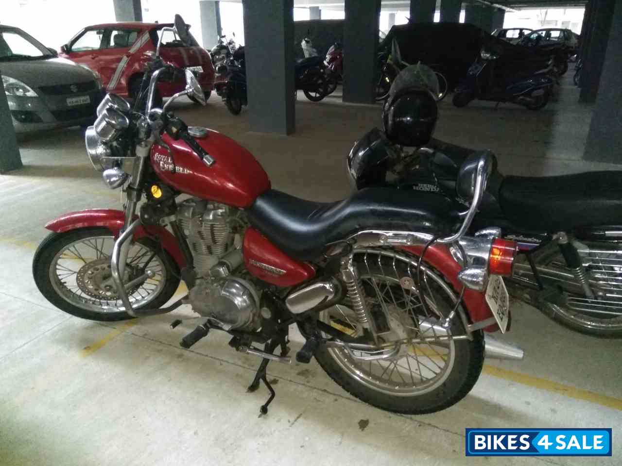 Red Royal Enfield Thunderbird TwinSpark 350