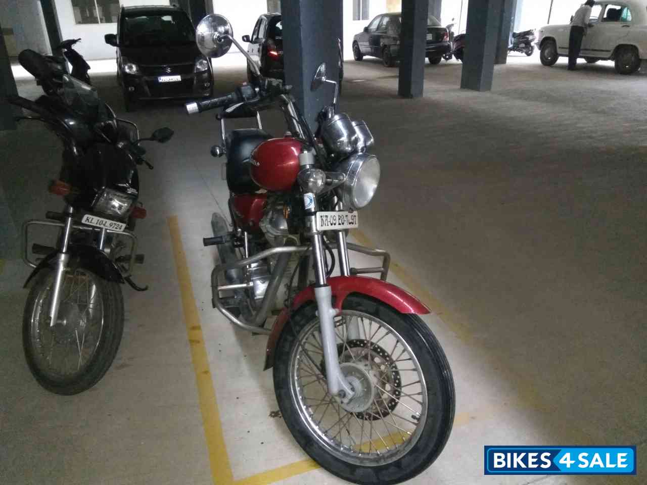 Red Royal Enfield Thunderbird TwinSpark 350 Red Royal Enfield Thunderbird TwinSpark 350