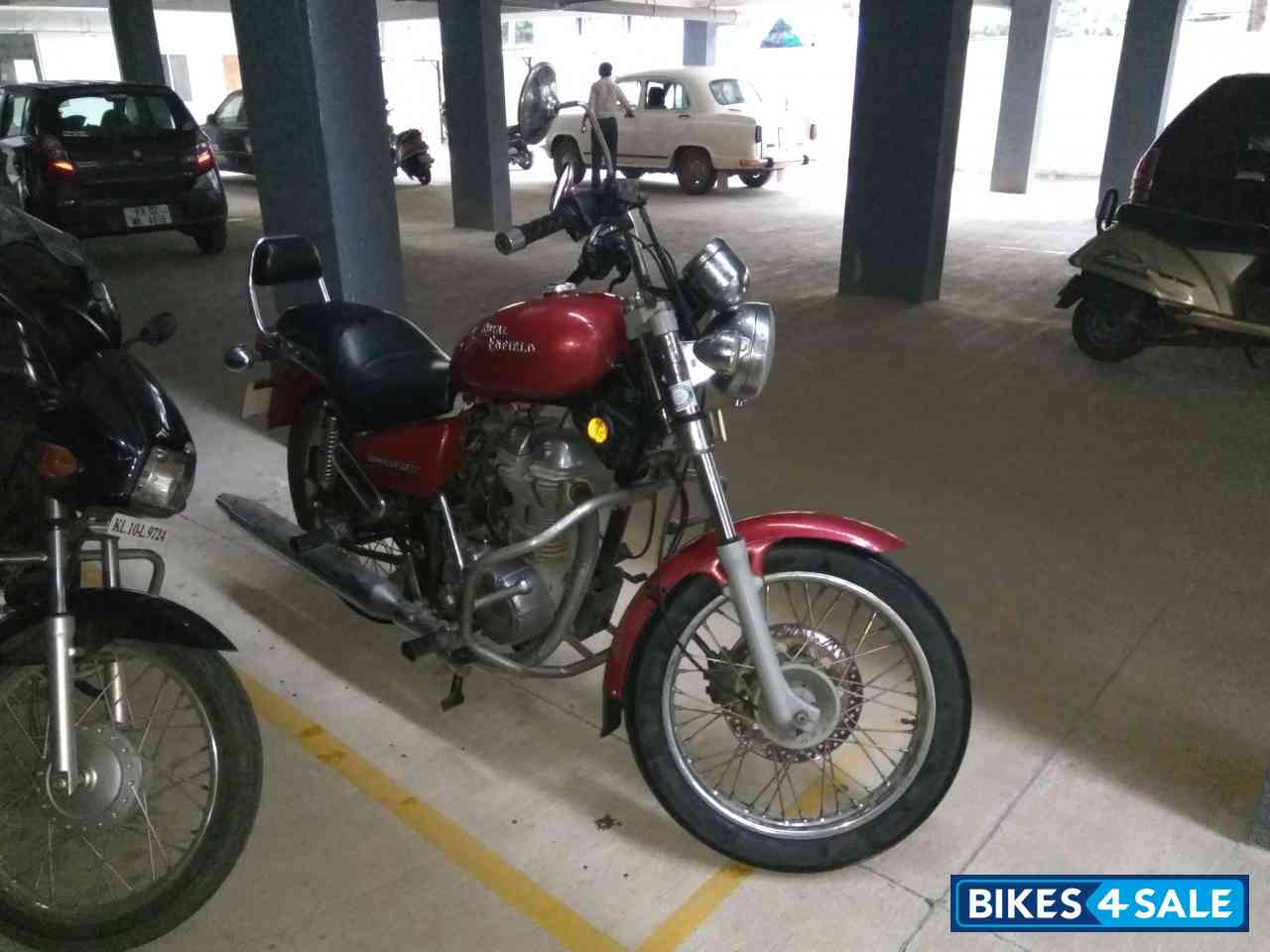 Red Royal Enfield Thunderbird TwinSpark 350 Red Royal Enfield Thunderbird TwinSpark 350