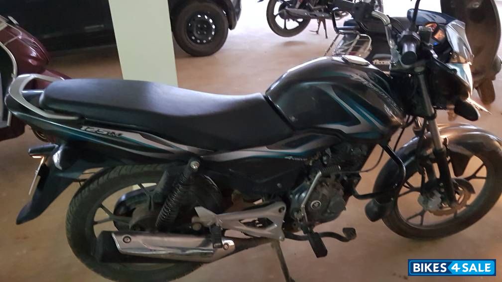 C Green S Bajaj Discover 125