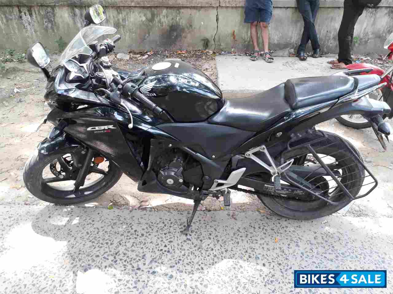 Black Honda CBR 250R