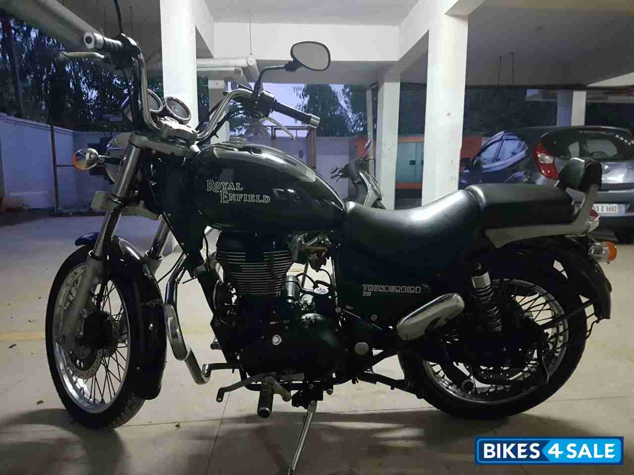 Black Royal Enfield Thunderbird TwinSpark 350