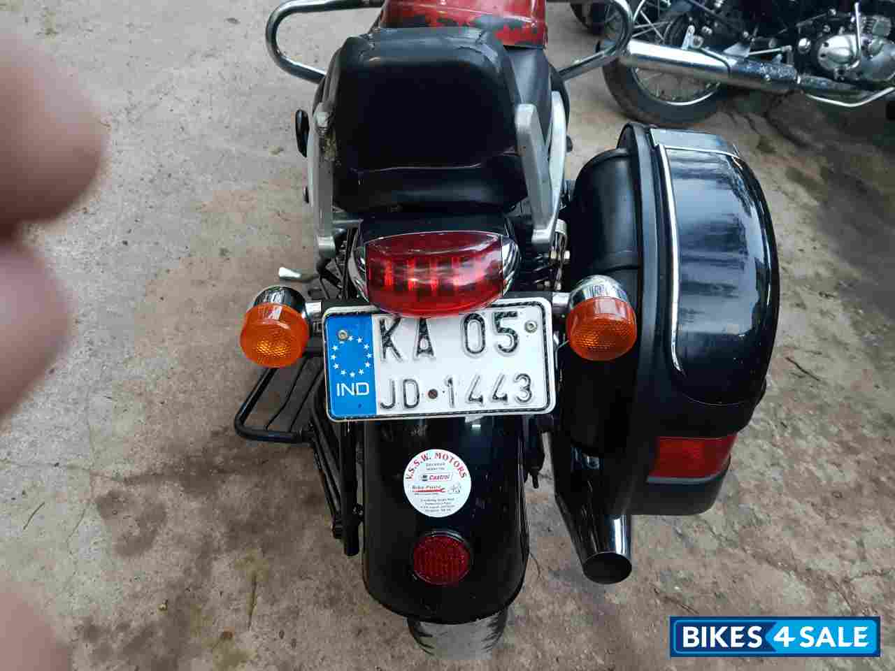 Black Royal Enfield Thunderbird TwinSpark 350