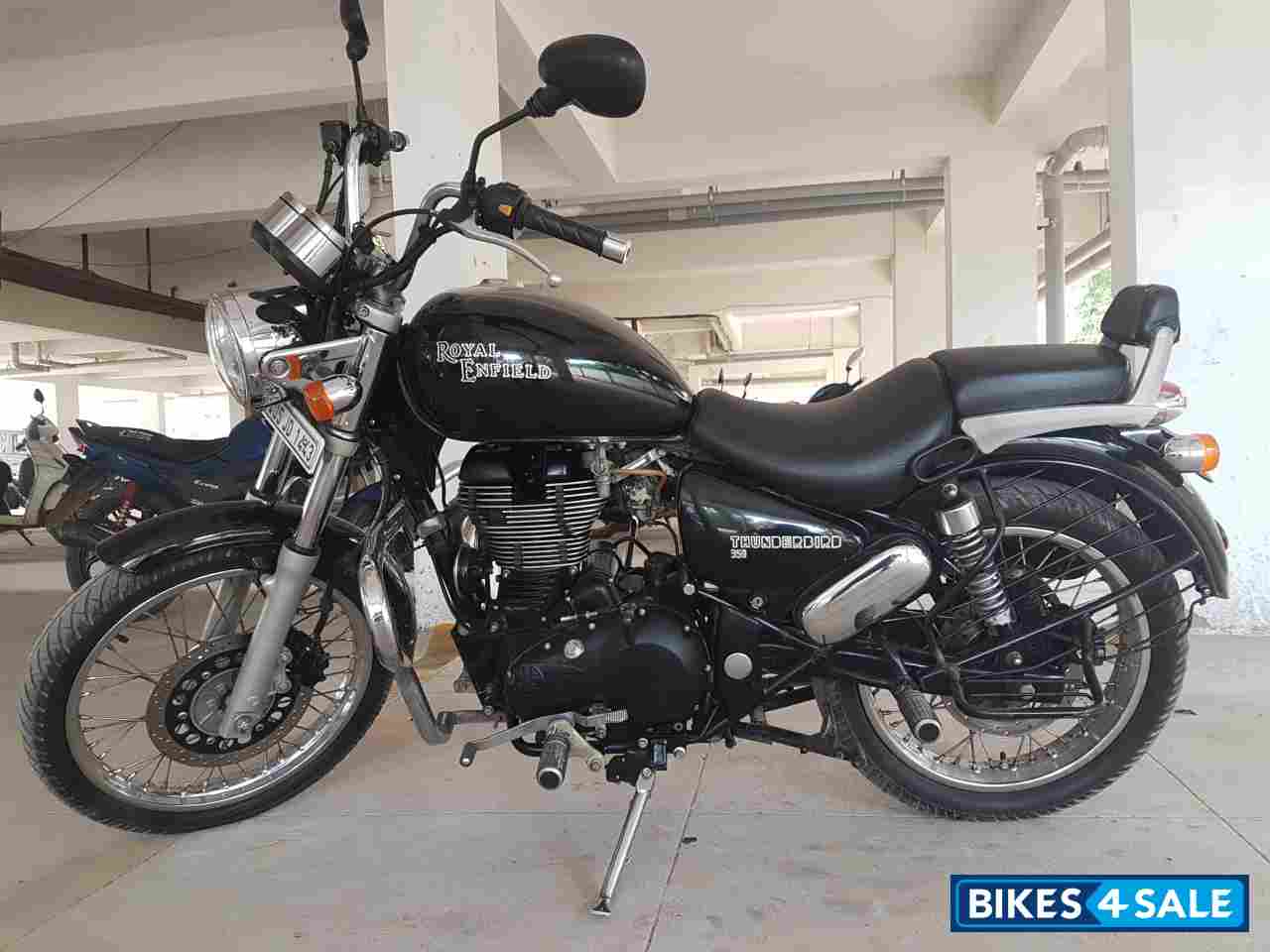 Black Royal Enfield Thunderbird TwinSpark 350