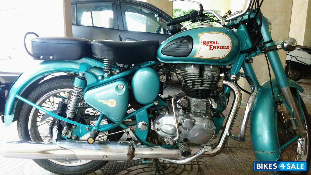 Green Royal Enfield Classic 500
