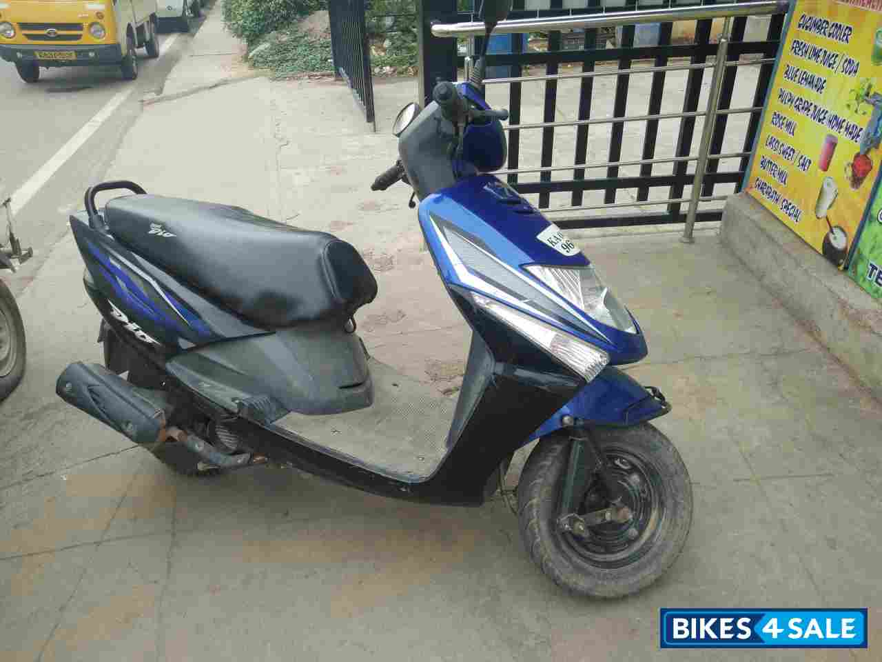 Blue Honda Dio