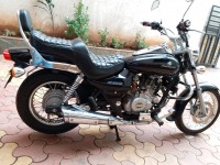 Black Bajaj Avenger 220 DTS-i