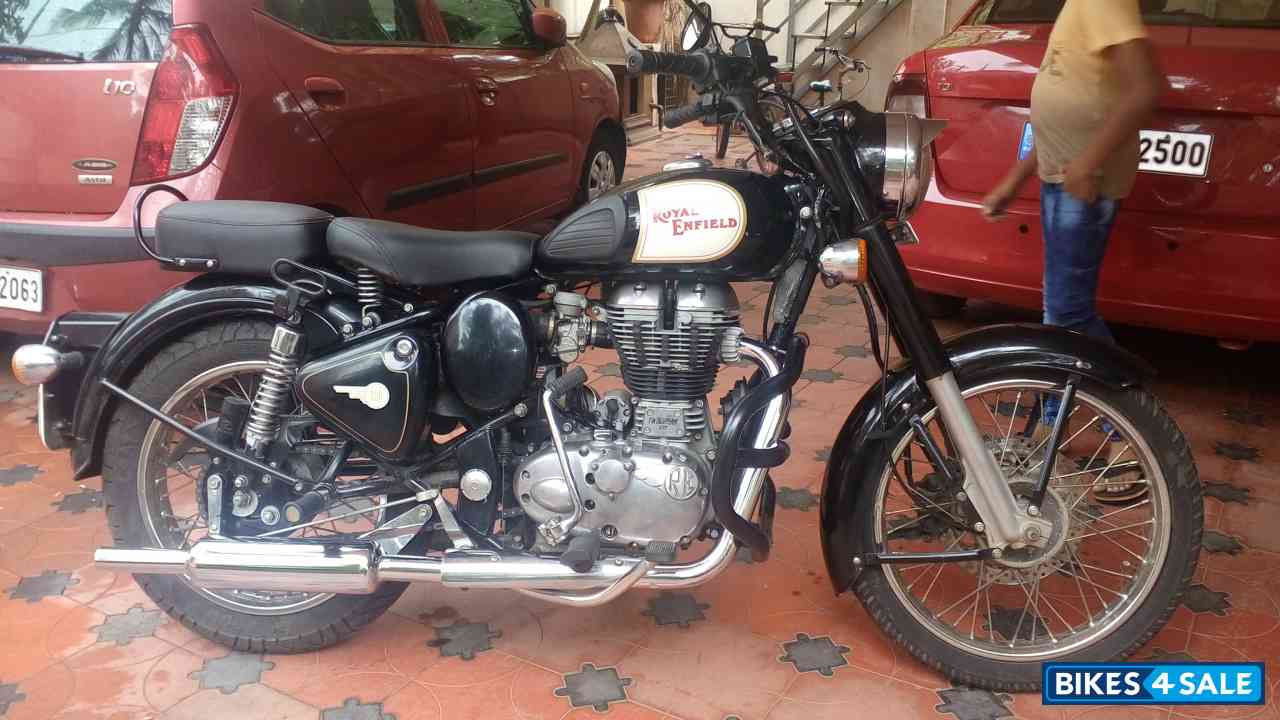Black Royal Enfield Classic 350