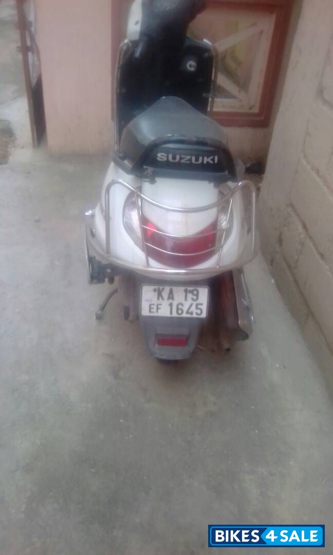 White Suzuki Access 125