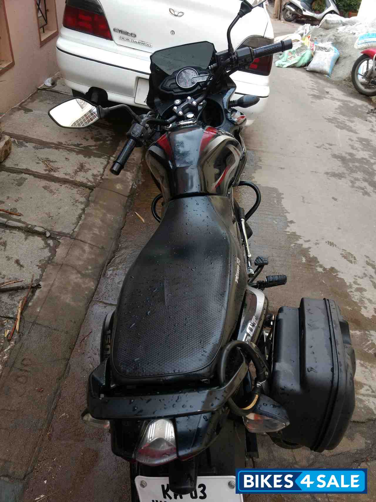 Black Bajaj Discover 150 F