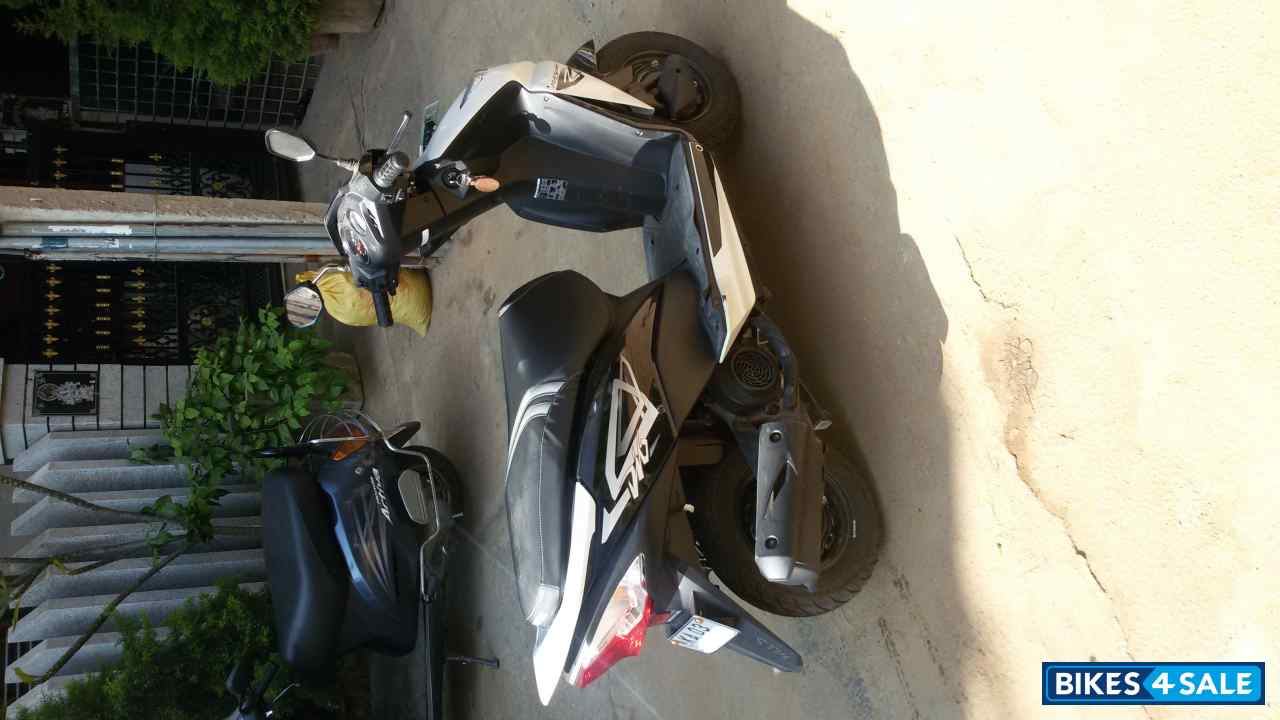 White Honda Dio