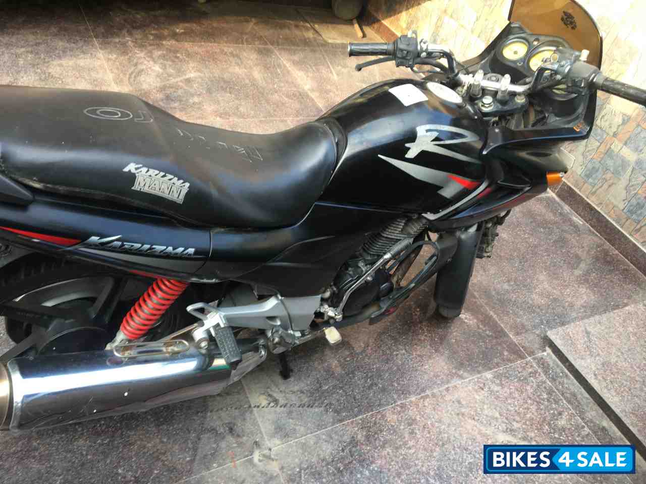 Black Hero Karizma R