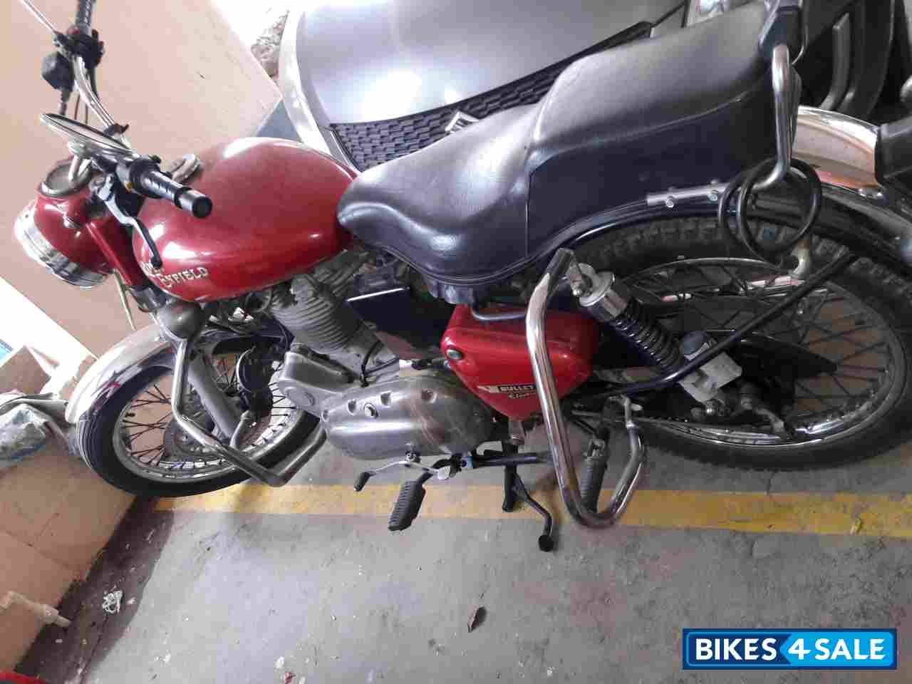 Red Royal Enfield Bullet Electra 5S