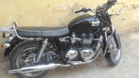 Phantom Black Triumph Bonneville T100