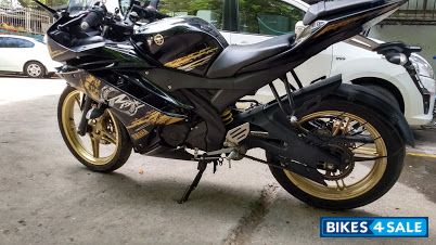 Black Gold Yamaha YZF R15 V2 Black Gold Yamaha YZF R15 V2