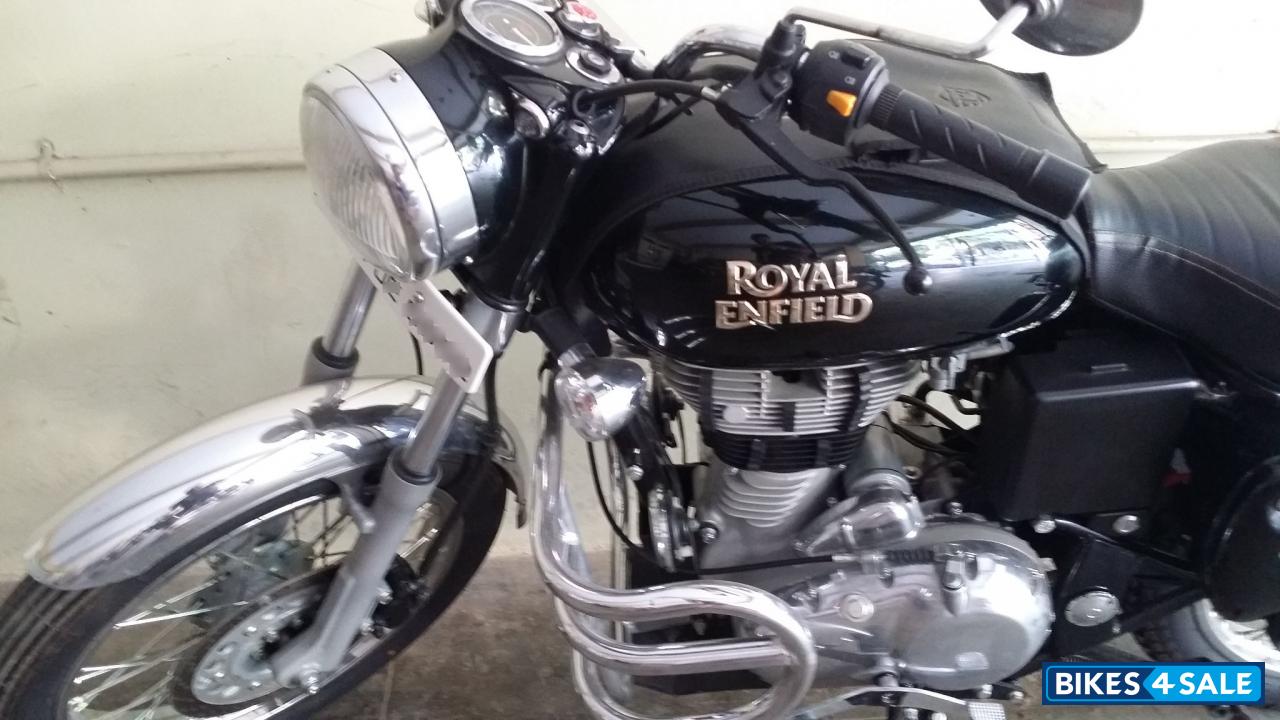 Black Royal Enfield Bullet Electra Twinspark